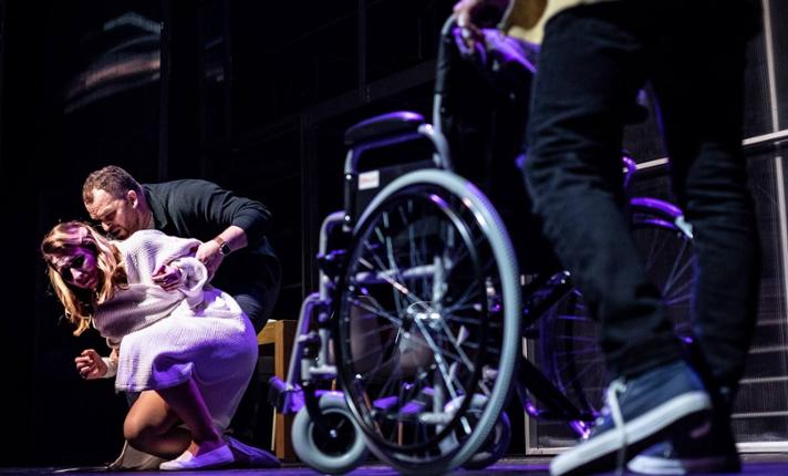 Next to Normal - zdjęcie
