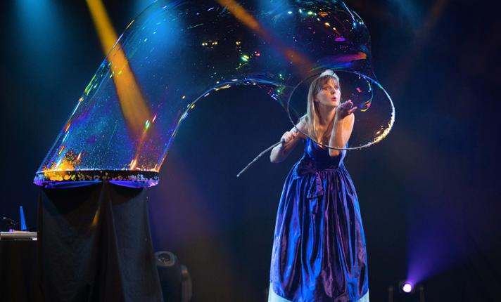 WYDARZENIE DLA DZIECI Flora Bubble Show - zdjęcie