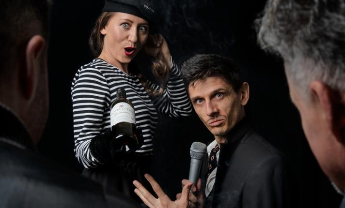 Randka w TEATRZE - interaktywny spektakl z kolacją na scenie teatralnej - zdjęcie